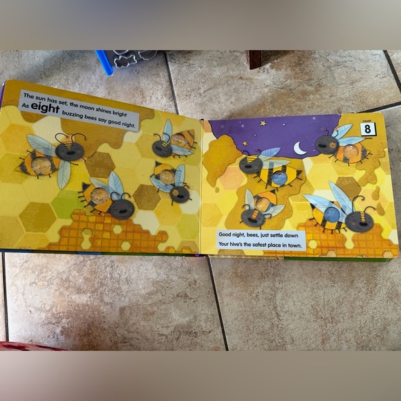 Poke-a-Dot Book - Picture 3 of 4